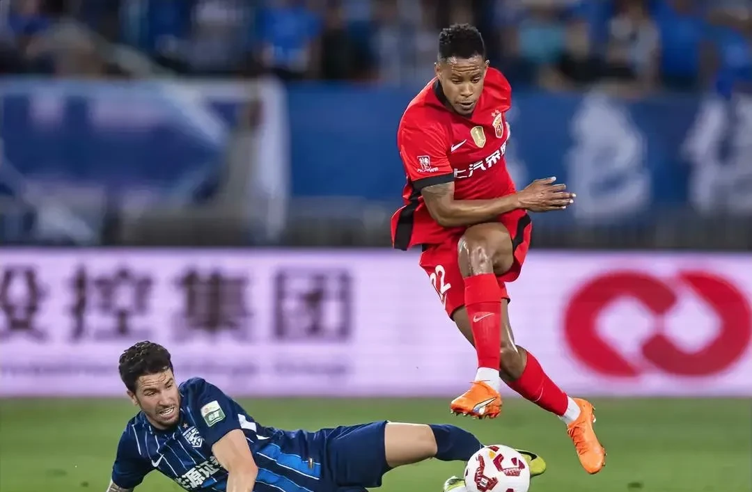 三亿官方入口 -关于冲刺阶段武汉三镇备战欧超杯；官宣签约细节曝光；话题不断；数据趋势出现新变化的信息