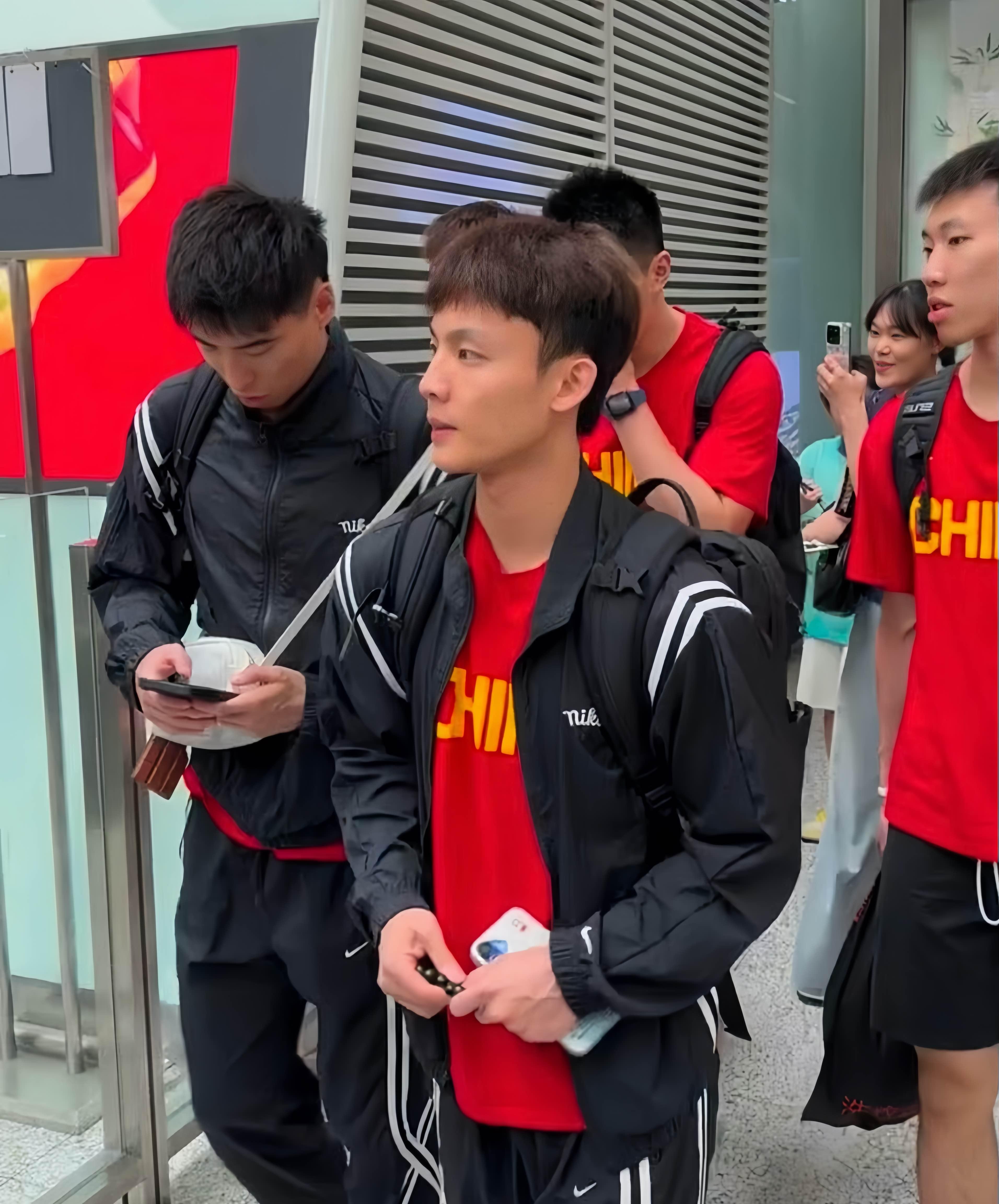 三亿网站 -关于清晨山东男篮调整名单以备中超；调整名单环节打磨；媒体盛赞；团队化学反应显著的信息