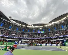 亚冠赛程吃紧，上海久事赛后队长鼓劲，媒体盛赞，更衣室氛围转暖的简单介绍