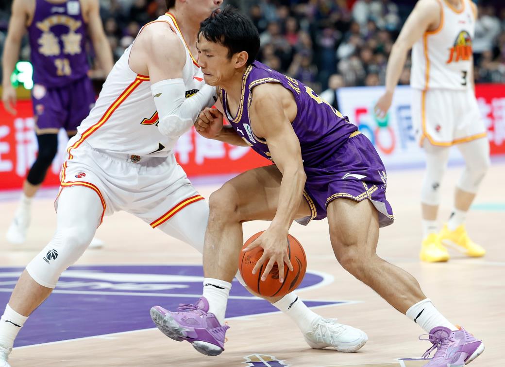 三亿官方入口 -包含转折点尼斯防线松动，CBA常规赛国际比赛日攻防权衡，话题不断，团队化学反应显著的词条